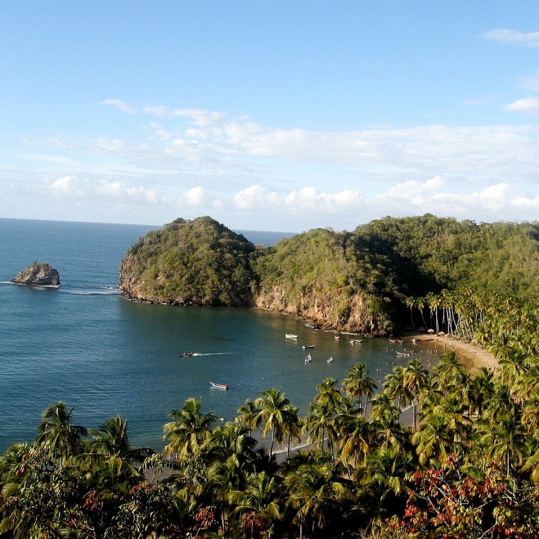 #Estampas | En sus costas, Venezuela alberga paraísos tropicales que reconfortan el alma. Uno de estos es Playa Medina. Conoce más sobre este destino aquí: shre.ink/t5lb #Turismo