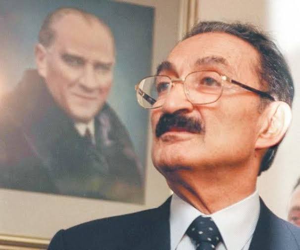 "Namuslu bir hikayen varsa seni kimse satın alamaz."

Bülent Ecevit