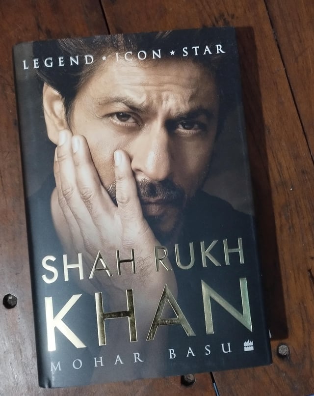 ArpitP23's tweet photo. Reading this book now halfaway done #AskSRK https://t.co/BAfEHDxGEc