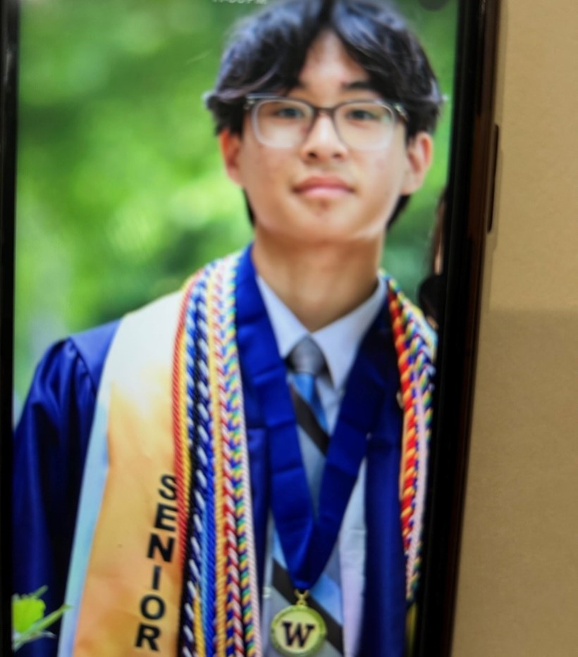Missing 18-year-old Andrew Nguyen last seen today at 6am in the 9500 block of Old Creek Drive, Fairfax. He is 5’8”, 120lbs, with black hair &amp; brown eyes. Last seen wearing a brown plaid shirt and dark pants. (1/2)