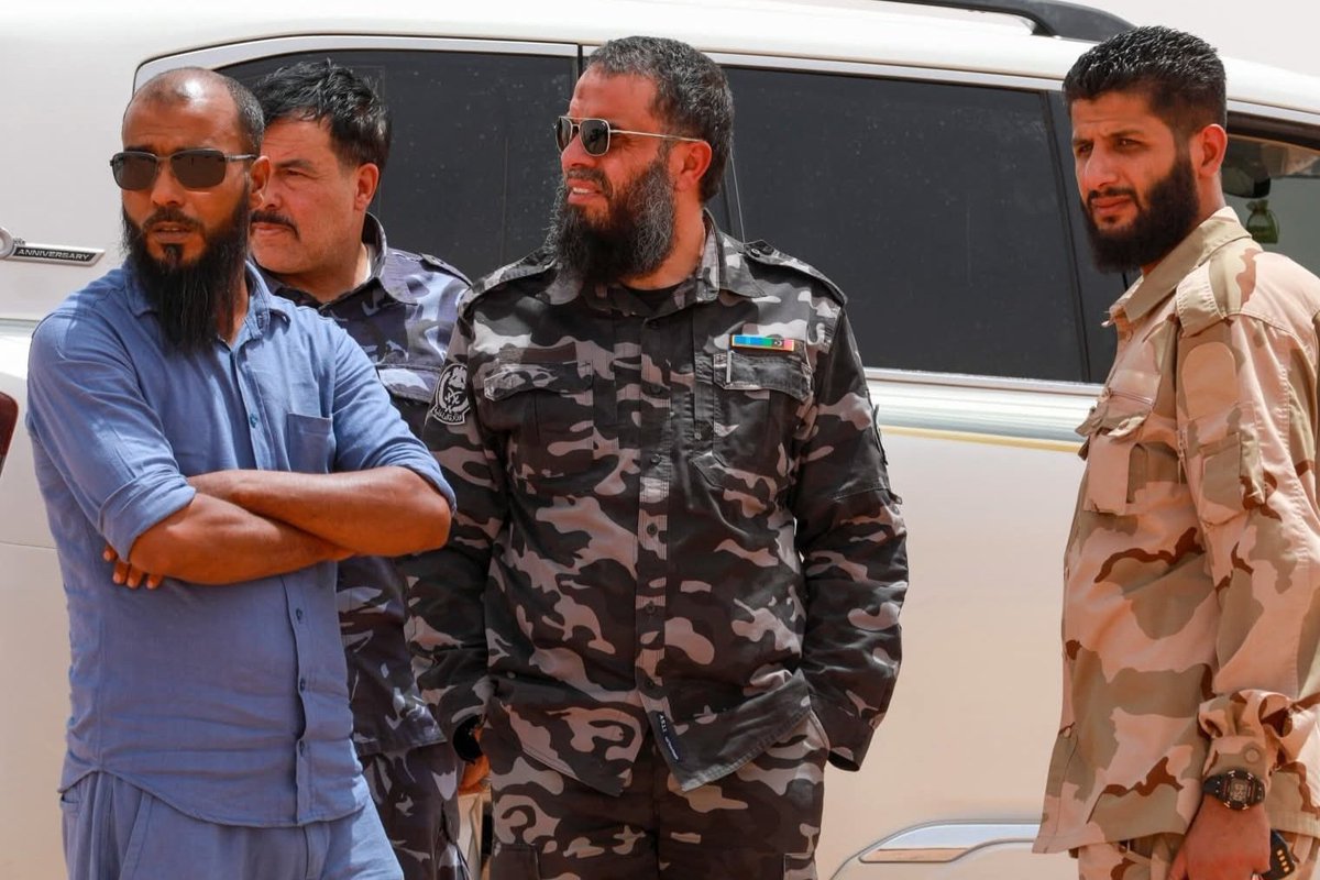 TheLibyaUpdate's tweet photo. Joint desert patrols were deployed in southwestern Libya, in the areas of #Shuwayrif, #alfat, and #Jabal_alhasawna, with the participation of 101 Infantry Brigade and security services to secure the region.
The #Libya Update https://t.co/i3wHofquXf