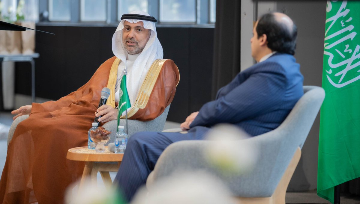 FahadAlJalajel's tweet photo. خلال زيارتي الرسمية إلى أستراليا 🇸🇦، سعدت بلقاء نخبة من أبنائنا الدارسين في مختلف الجامعات الأسترالية، وذلك في رحاب جامعة موناش في مدينة ملبورن.

فخور بهم كسفراء للوطن، ومتطلع لدورهم في دعم مسيرة التحول الوطني وتحقيق مستهدفات #رؤية_السعودية_2030، مثمنًا ما يكتسبونه من معارف وخبرات تدعم تبني أفضل الممارسات العالمية، نحو مستقبل مزدهر وقطاع صحي رائد عالميًا.

During my official visit to Australia 🇸🇦, I was delighted to meet our students from various Australian universities, gathered at Monash University in Melbourne.

Proud of them as ambassadors of our nation. I look forward to their role in supporting our national transformation and achieving #SaudiVision2030 goals. I value the knowledge and expertise they're acquiring, which will help us adopt global best practices towards a prosperous future and a world-leading health sector.

@MonashUni @SaudiMOH