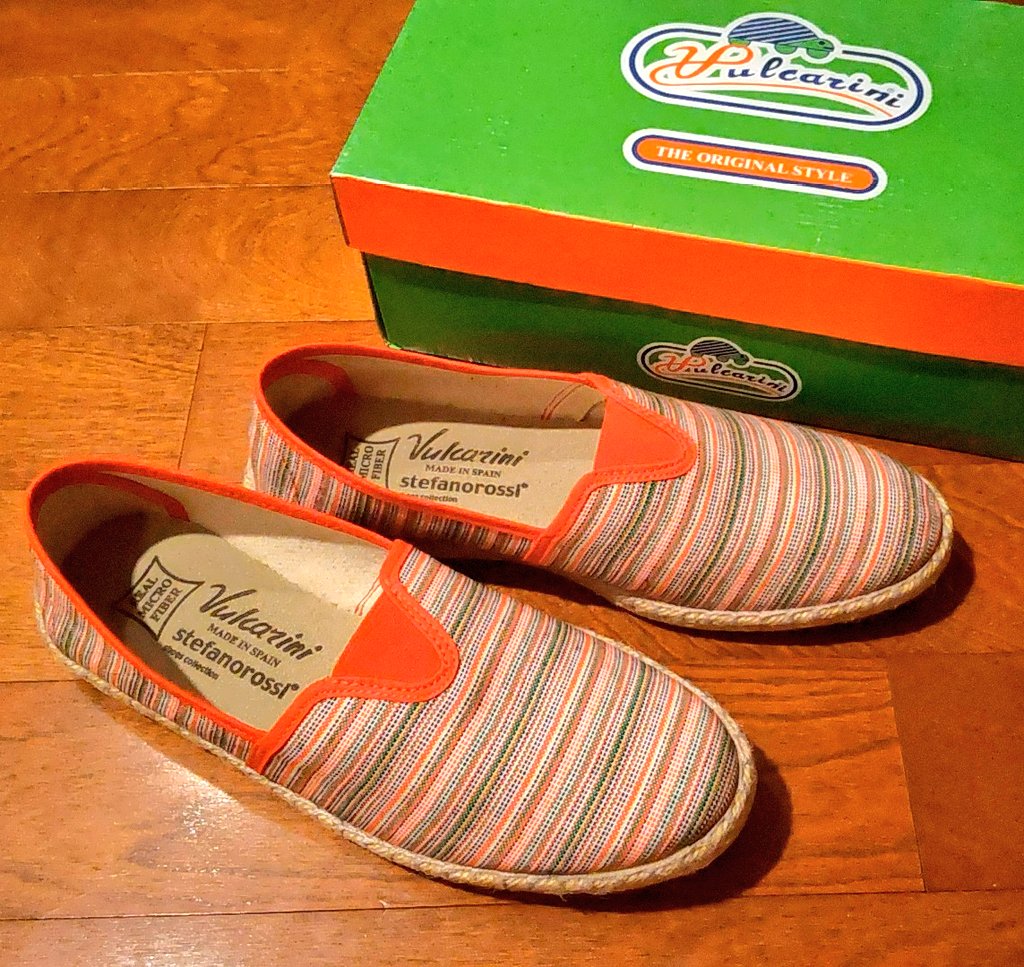 aworksnet's tweet image. １枚目の写真が結構前に買って最近使い始めた靴、２枚目の写真が最近買ってまだ使っていない靴。