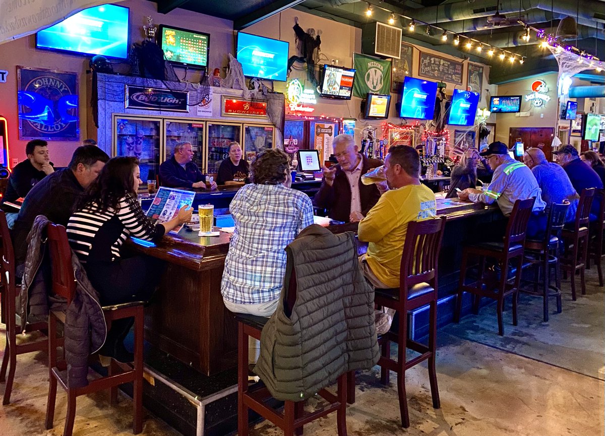 TheKennyRoda's tweet photo. For those asking, the answer is YES! We are back for another year of "Time Out For Trivia" on Monday nights at @JMalloys Medina presented by @yuenglingbeer! Week 1, Sept. 8th match up has Minnesota @ Chicago! Great food, trivia, prizes and #Yuengling specials!🏈🍺🍕 https://t.co/ZoR8EpWhvr