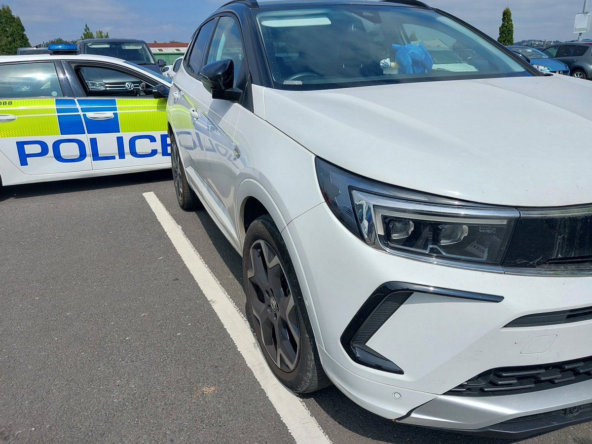 On patrol we have located this cloned car. We believe it was stolen recently and it has now been recovered for an examination by our stolen vehicle team. #DYcrimeteam
