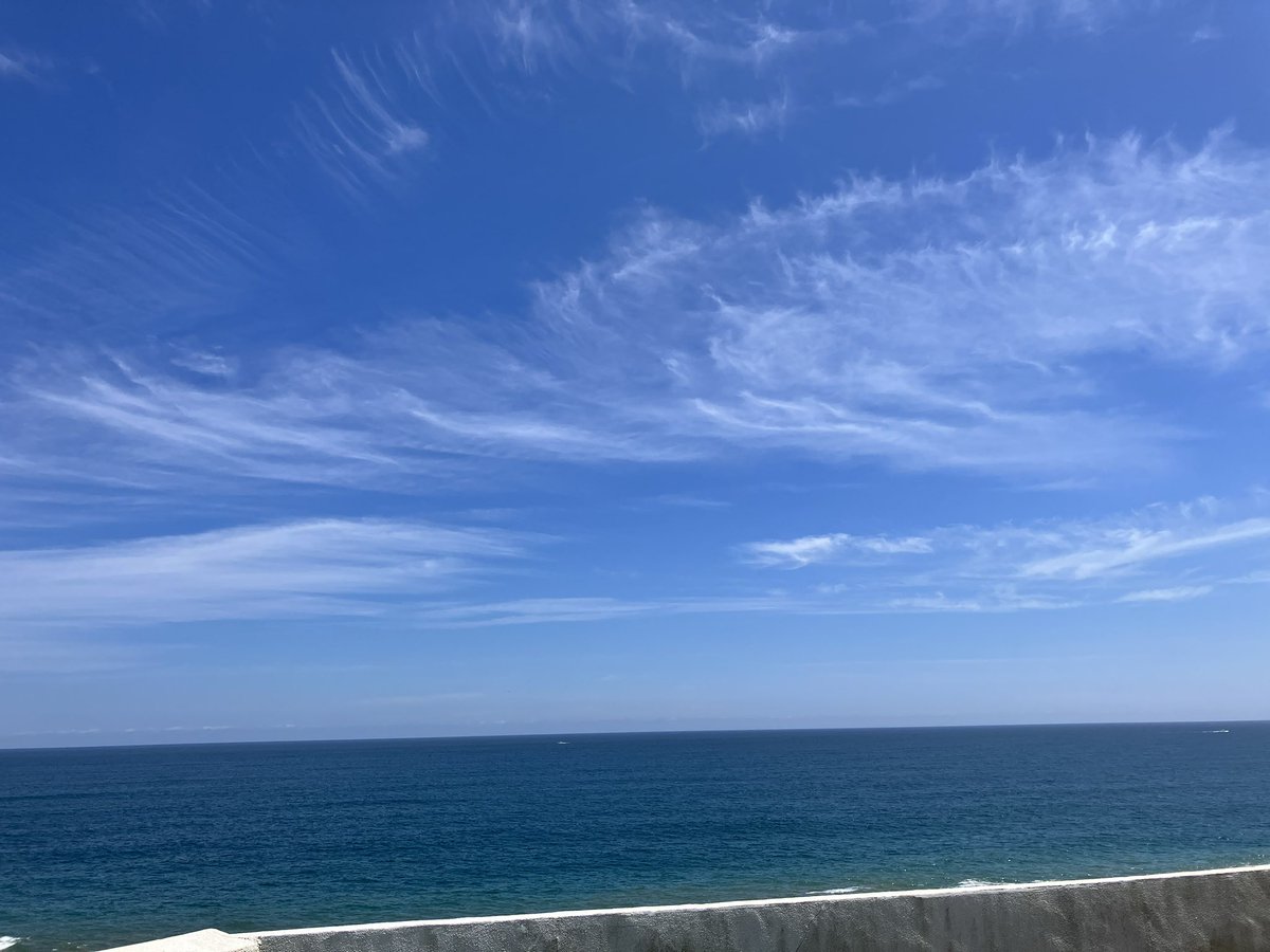 toomooka's tweet photo. 受験生である次男を連れて銚子へ。

銚子電鉄終点、外��駅のレトロ感。
犬吠埼から見る空と海。

塾と家の往復だけの夏休みだった次男には良い気分転換だったみたいだ。
#千葉県　#銚子 #犬吠埼 https://t.co/wUmAbtDjpD