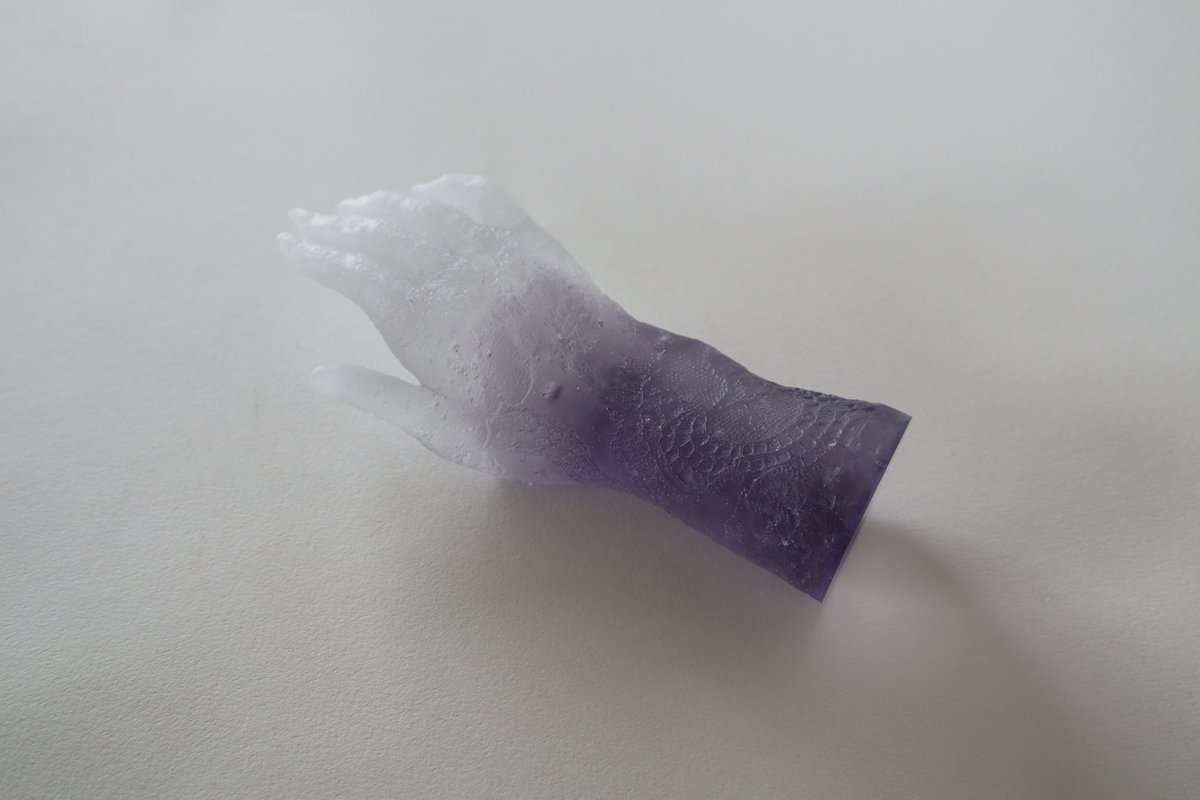 「手のけしき、夏のかげ」
2日目ありがとうございました🕊
在廊は出来ませんでしたが、ご覧頂きました皆様、お暑い中どうもありがとうございました＊
明日17日に予定していた在廊ですが、諸事情により出来なくなってしまいました。
次は最終日の24日予定です🙇‍♀️
よろしくお願い致します＊