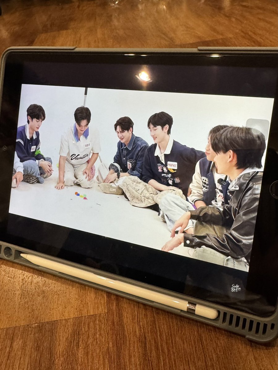 มีใครอยู่ทีมพิ้งคึบ้างงงง

 BANG SPORT DAY
 #FireBangEP2