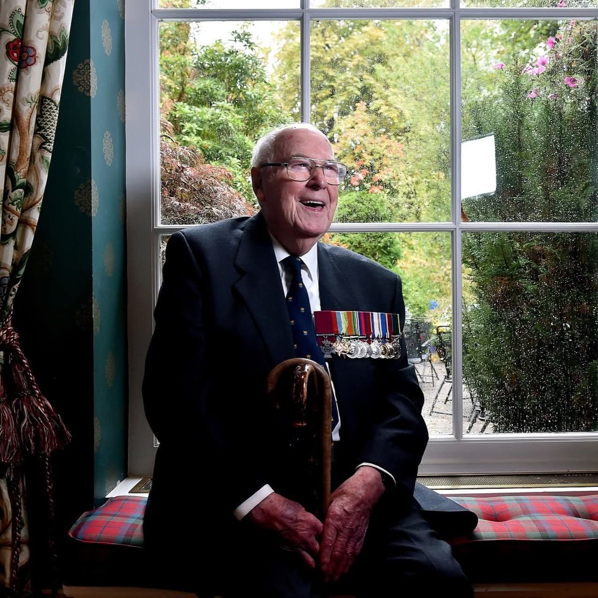 Ubiquemm's tweet photo. Sad news just in - John Cruickshank VC - the last surviving VC from WW2 has died aged 105 https://t.co/HhgrpYcuBA https://t.co/KtaWUHQC40