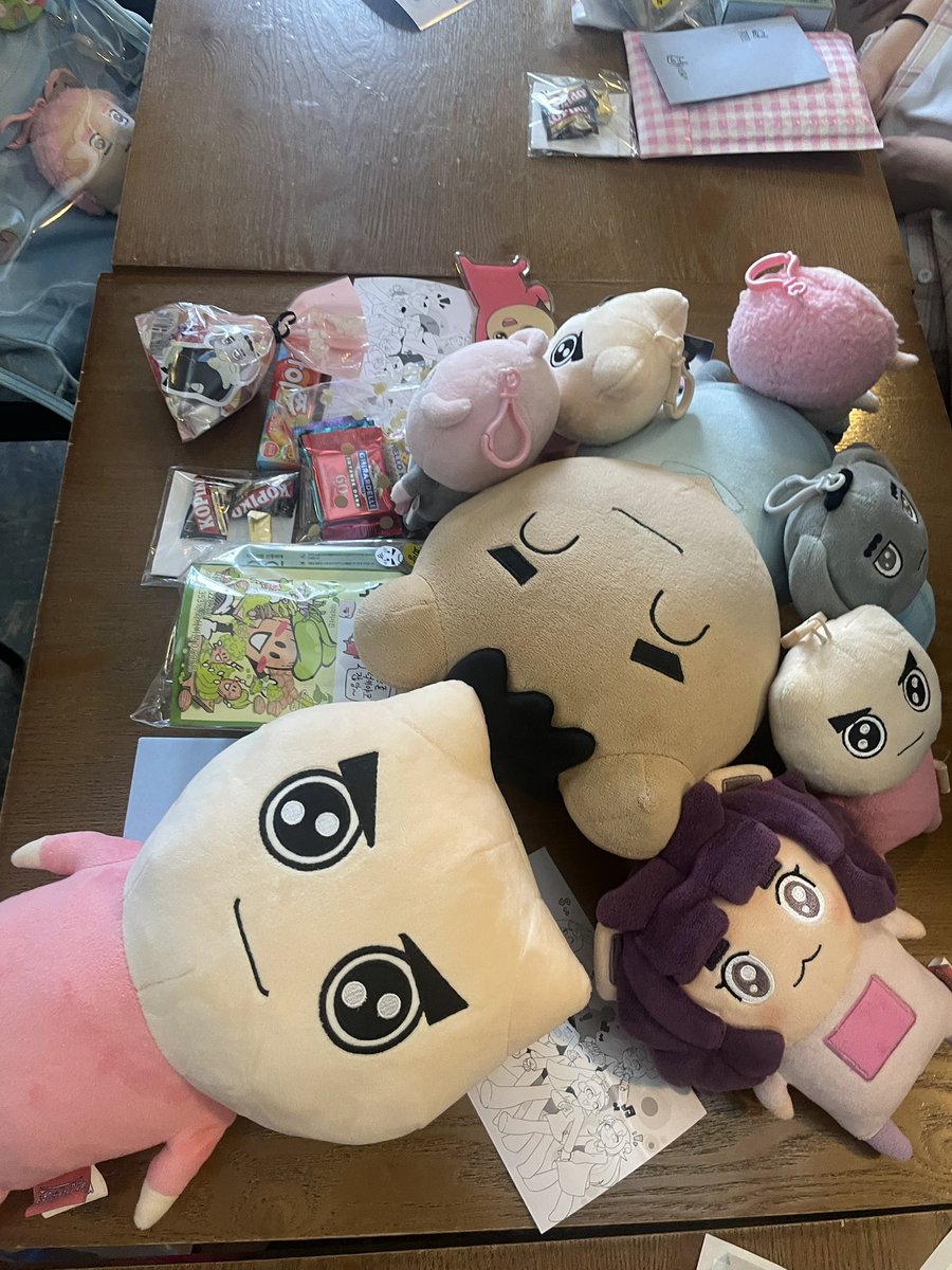 nenemomo_'s tweet photo. 너무… 재미있는 하루였습니다ㅠㅠ🥹💕 트친들과의 첫 오프… 다들 먼 길 오느라 수고 많으셨구 푹 쉬시길 바랄게요!! (중꺾마 나올때 몰래 혼자 엉엉 운건 안비밀……근데너무슬펐어요)
오프 후기… 도 나중에 그려올게요 히히 진짜 좋은 추억 많이 쌓앗어요🥰👍 감사합니다!!! https://t.co/X6UkDqR1Na