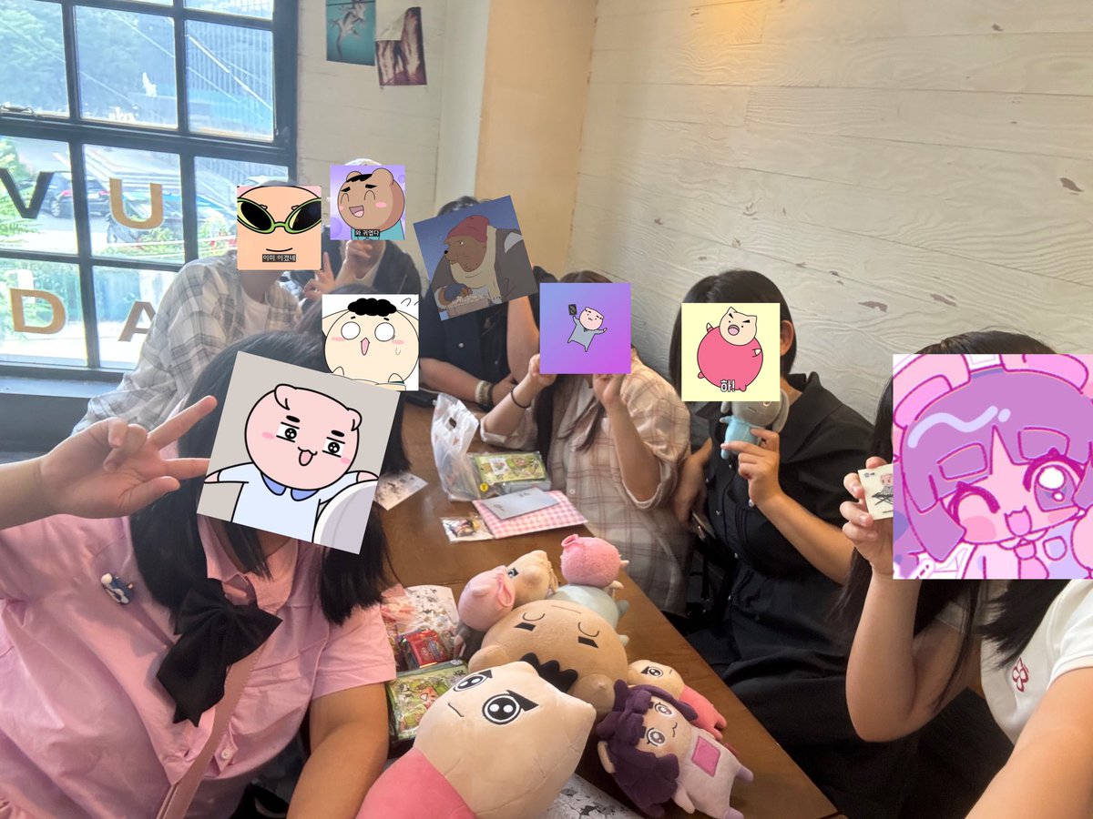 nenemomo_'s tweet photo. 너무… 재미있는 하루였습니다ㅠㅠ🥹💕 트친들과의 첫 오프… 다들 먼 길 오느라 수고 많으셨구 푹 쉬시길 바랄게요!! (중꺾마 나올때 몰래 혼자 엉엉 운건 안비밀……근데너무슬펐어요)
오프 후기… 도 나중에 그려올게요 히히 진짜 좋은 추억 많이 쌓앗어요🥰👍 감사합니다!!! https://t.co/X6UkDqR1Na