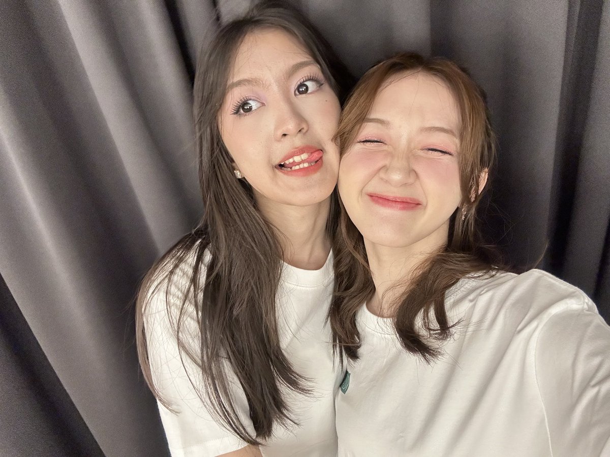 AU_LiaJKT48's tweet photo. thank you for todayy and happy 1st anniversary KLP48!! 💚 https://t.co/MwMQRFGOKw