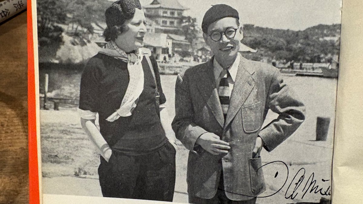 本の沢山置いてある喫茶店で手に取ったシャンソン本にダミアのサインらしきものがあった。本物ならあまりに貴重で歴史的な...😱