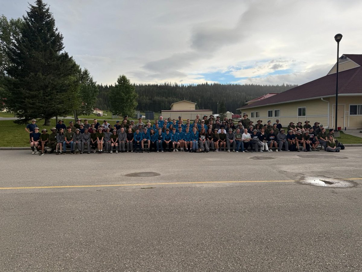 Tonight the cadets and staff met with those members of the Cadets du Canada Rocky Mountain Cadets during their evening of guided activity. They were able to share stories of Canada and beyond and learn about all aspects of each other’s service and nation. Truly