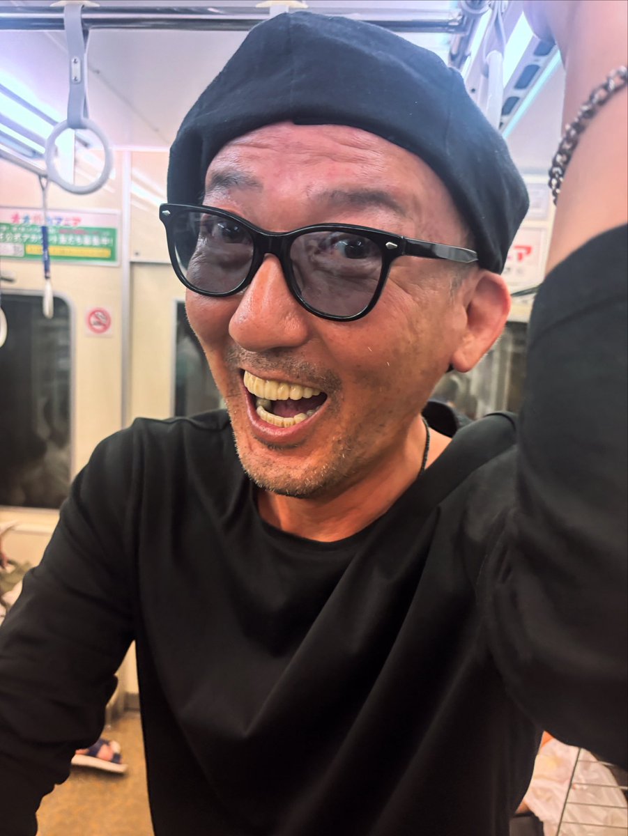 106ktr's tweet photo. むっちゃくちゃえぇ内容の会話です！

未来の話をしてます！

ただ、アニキ

どうやら今僕達
のってる電車は逆方向らしいす！笑

今、目の前にあることと
未来と

繋がっているんだ！

FUNKは2点間のサスティン

それが今日の教訓であり
学びです

押忍✊✨✨✨✨✨✨✨✨ https://t.co/A7GEyddb6c