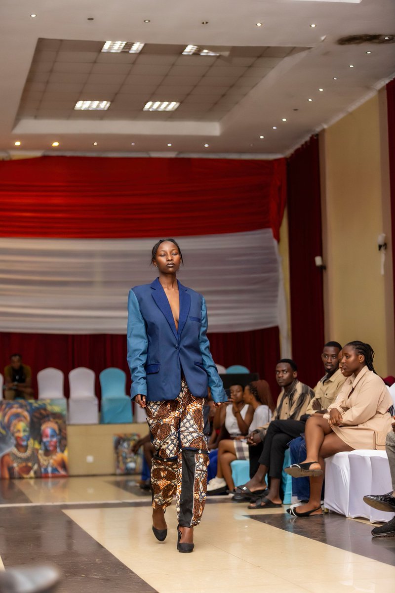 impuzu_design's tweet photo. Impuzu design fashion show parade https://t.co/Iv21fLWVqf