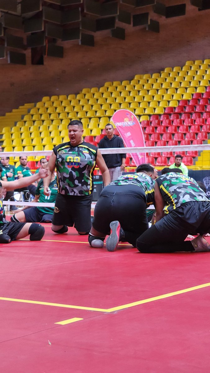 FuerzasMilCol's tweet photo. El equipo de Voleibol Sentado de @fedemffaa obtuvo el título de campeón en el IV Campeonato Nacional de Vóleibol, que se realizo en la ciudad de Bogotá.

Los soldados, marinos y aviadores reconocemos la fortaleza, disciplina, entrega y compromiso de nuestros campeones, quienes tanto en escenarios deportivos nacionales como internacionales, dejan siempre en alto el nombre de las #FuerzasMilCol y del país.  #ConLaFuerzaDeNuestrasFuerzas