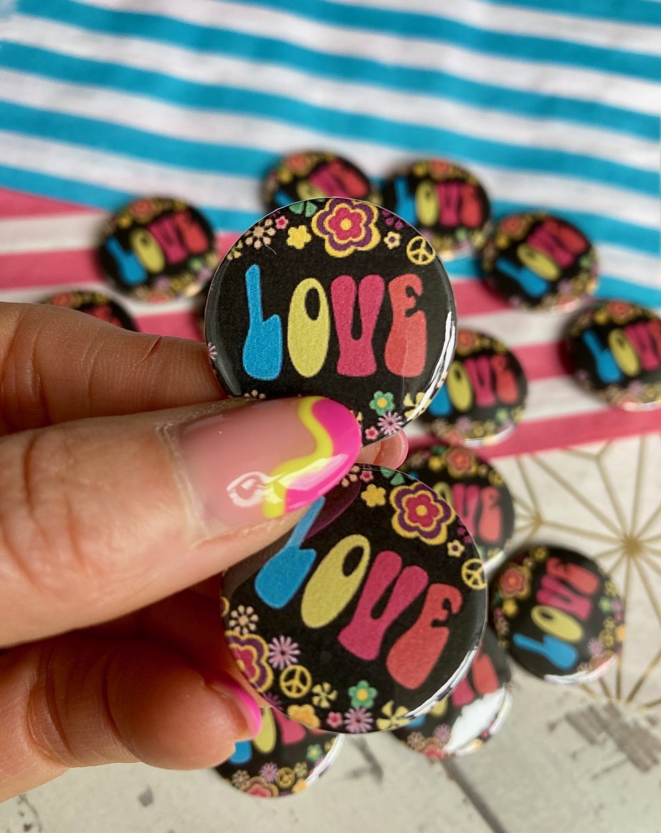 ✨ A few badges we have made this past week. All handmade with love in Cornwall koolbadges.co.uk #shopsmall #25mm #koolbadges #HandmadeBadges #badges