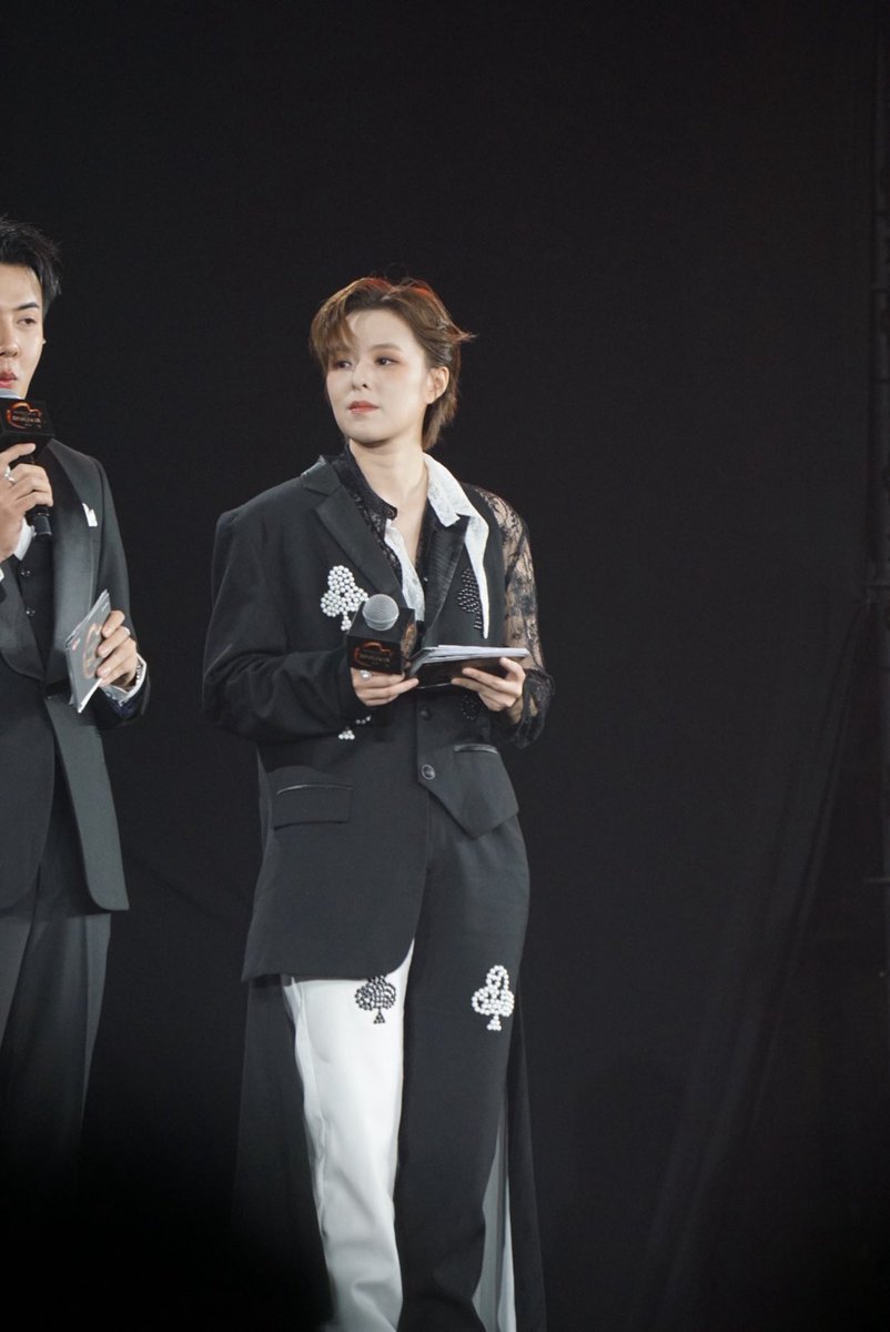 withling0's tweet photo. ภาพไม่ค่อยชัด แต่น่ารักเหมือนเดิมม ☀️❤️

#Sunnee 
#weibogala2025
#WeiboCulturalExchangeNight2025 https://t.co/Q1eduRpJAq