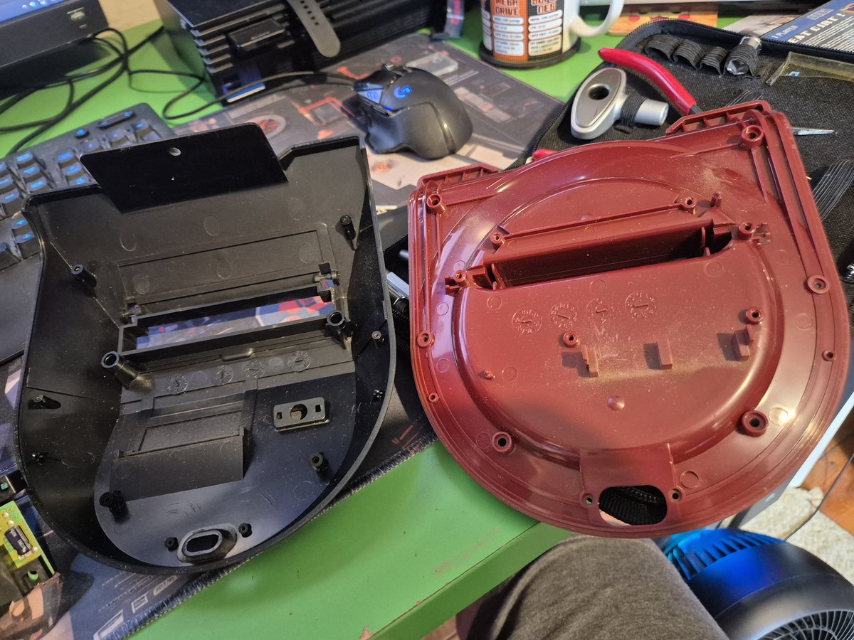 MrTomFum's tweet image. Sometimes all things need is a clean. My MS converter wasn't working, stripped it, cleaned it and now its fine. #Sega #mastersystem #megadrive