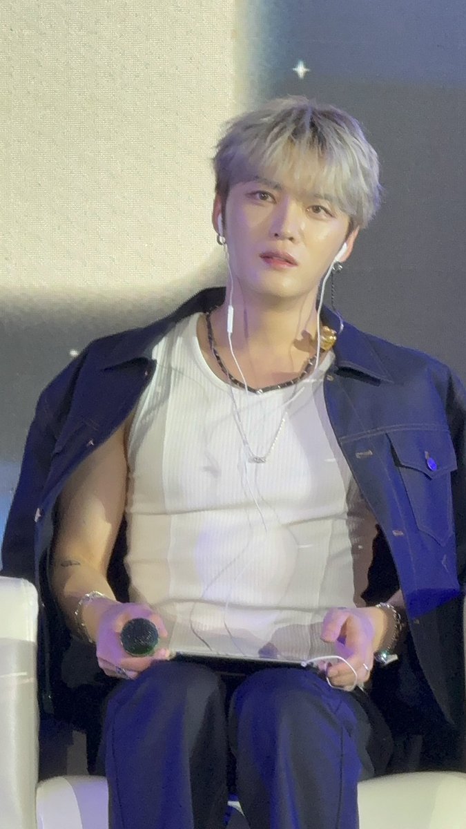jemmy1217's tweet photo. 青島ジェジュニャン😻😹😾😸✨
@bornfreeonekiss 
#ジェジュン
#JAEJOONG
#Jaejoong
#金在中
#김재중
#rockstar
#miracle
#最幸人生
#happyshare
#青島ファンミ https://t.co/0QL5oMv3N3