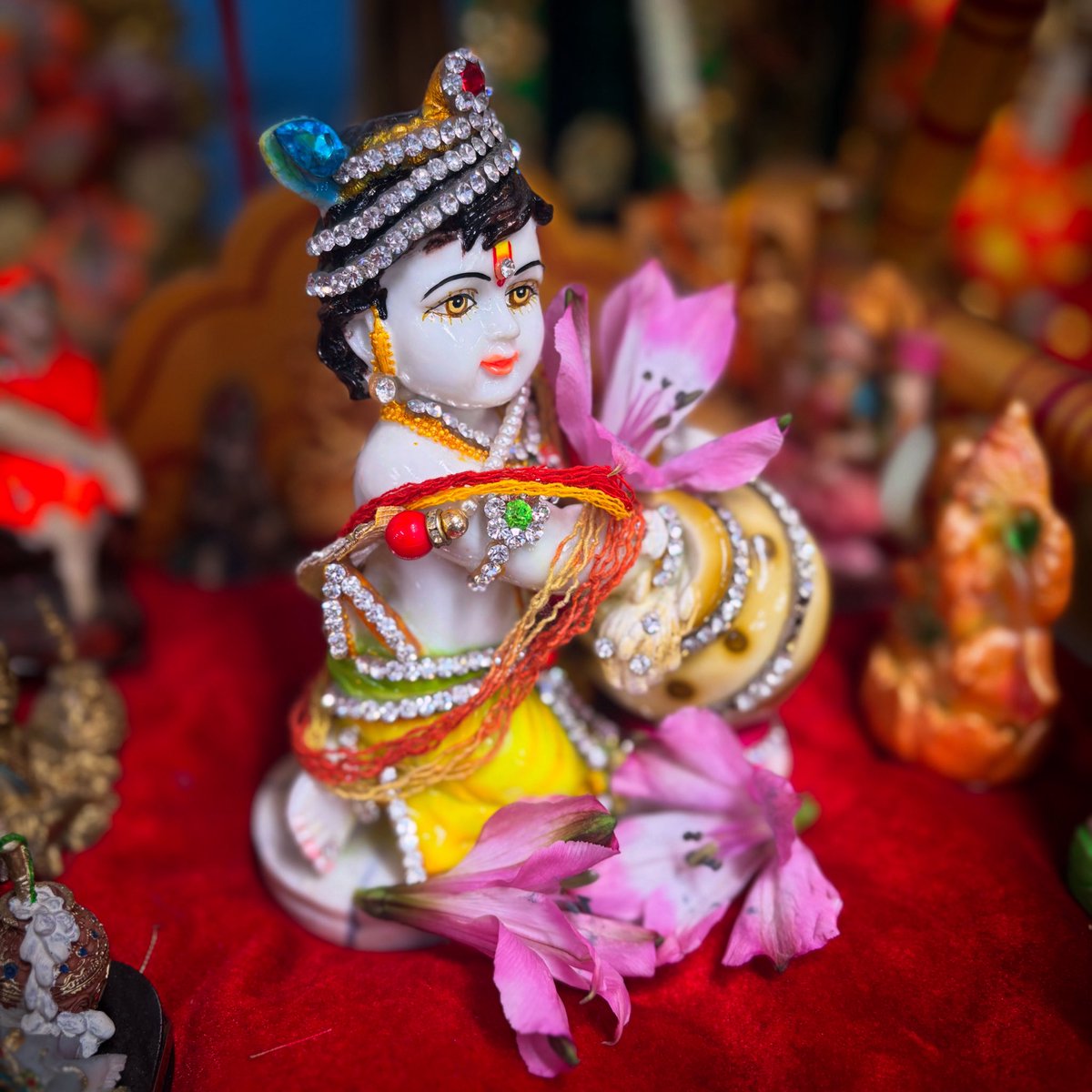 Happy #KrishnaJanmashtami 🌸

“Whenever righteousness declines &amp; unrighteousness rises, I manifest Myself,
to protect the good, to destroy evil, &amp; to re-establish dharma.”

Devotees all around the world are celebrating the birth of Lord Krishna who embodies love, wisdom, &amp; joy🙏