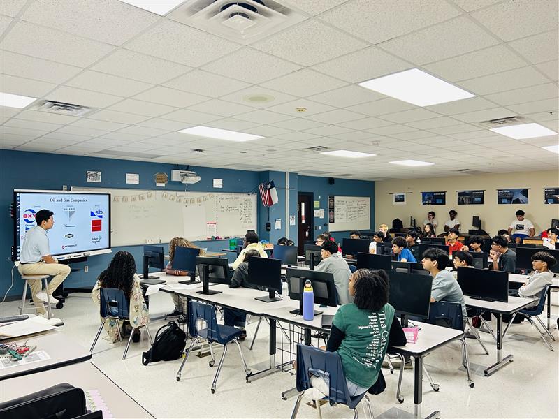 TravisHS_CTE's tweet image. Shoutout to ’23 THS alum Evan for inspiring our engineering students! From @THS_Tigers → @TAMUEngineering → summer offshore internship with @ValarisLimited aboard the Valaris DS-16. His drive, humility & leadership make him a role model for all! #DevelopingLeaders #LeadthePAC