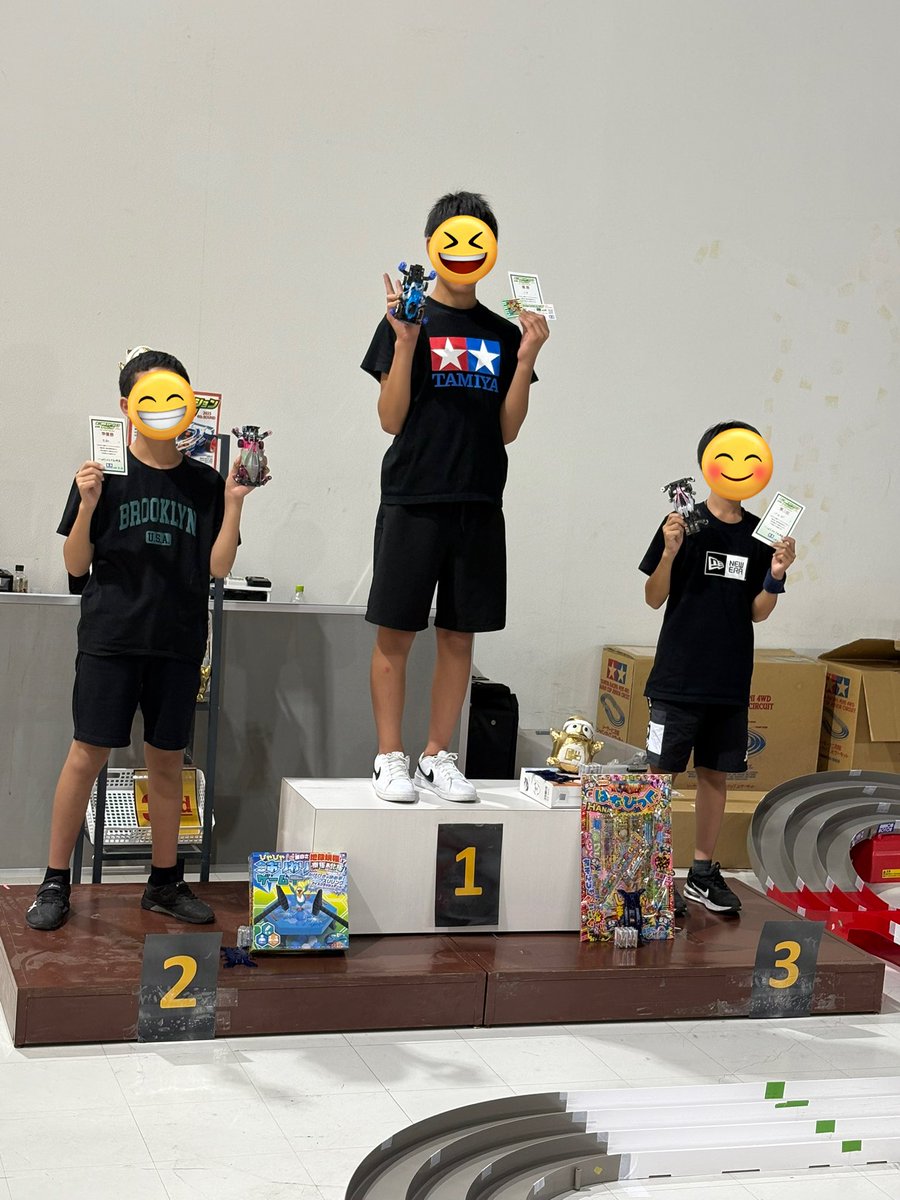 maruko_puniko's tweet image. 本日の苫小牧メガドン大会🏎️

チューン　長男優勝🏆
オープン　パパ優勝🏆ママ３位🥉

パパは初優勝で念願のチケットげっと✌️！

さらに参加費1人300円なのに、豪華な景品を戴きました🥹

運営の皆様、このような大会を開催して頂き有難うございます🌼
我が家にとって忘れられない1日になりました☺️✨
