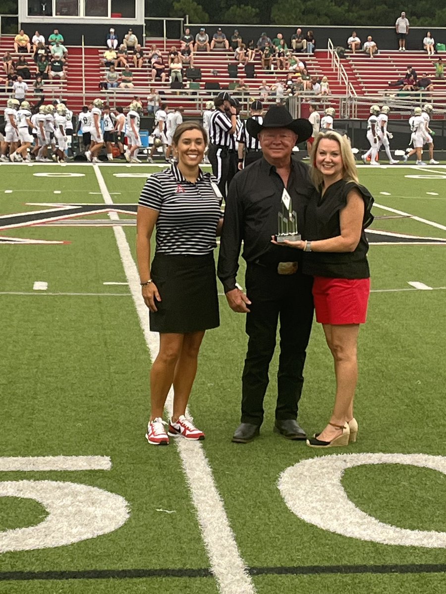 Chris Murray (@chris_murray14) on Twitter photo This years’s Scott Bursmith winner, Mrs. Candace Wilkes! She has been such an important part of the Allatoona community since the doors opened! Well deserved! #AnchoredInExcellence <a href="/toona_athletics/">Allatoona Athletics</a> <a href="/allatoona_hs/">Allatoona High</a> <a href="/CobbSchools/">Cobb County Schools</a> This years’s Scott Bursmith winner, Mrs. Candace Wilkes! She has been such an important part of the Allatoona community since the doors opened! Well deserved! #AnchoredInExcellence <a href="/toona_athletics/">Allatoona Athletics</a> <a href="/allatoona_hs/">Allatoona High</a> <a href="/CobbSchools/">Cobb County Schools</a>