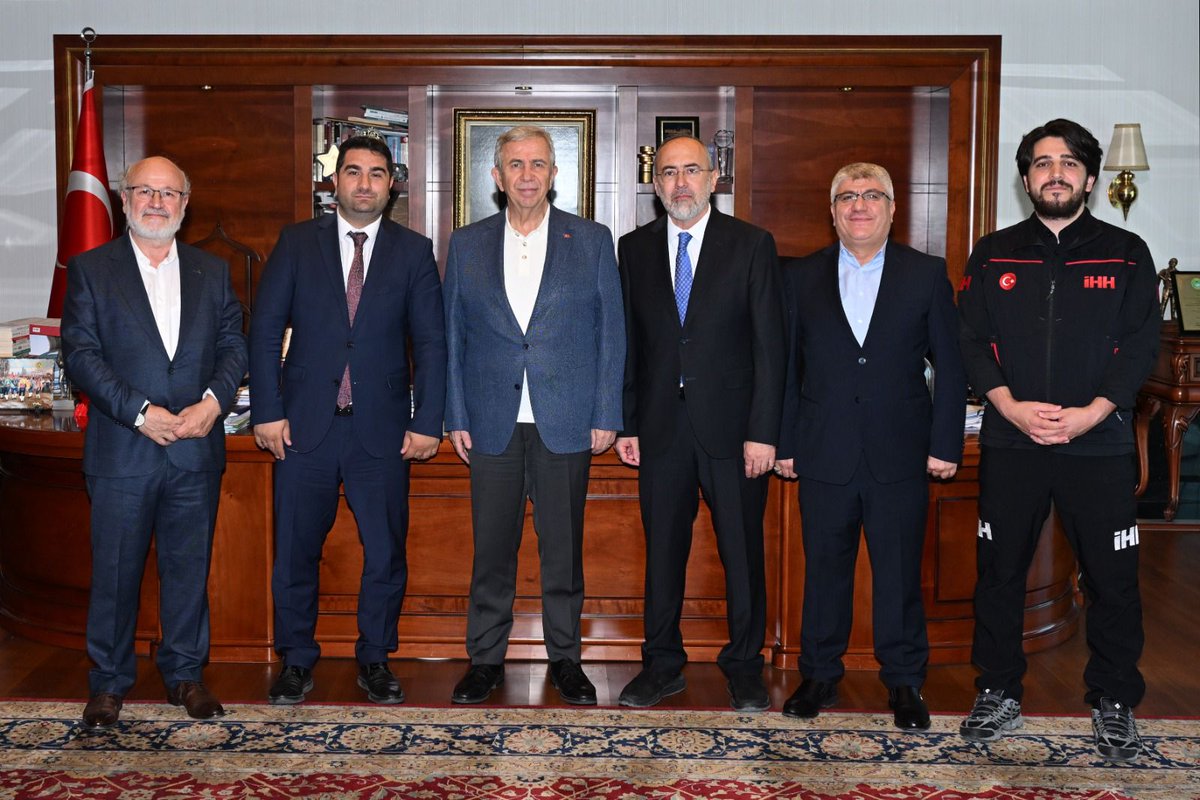 Ankara'da gerçekleştirdiğimiz 5. Ulusal Tatbikat çalışmamız için Mütevelli Heyeti Başkan Vekilimiz Hüseyin Oruç ve beraberindeki heyet, Ankara Büyükşehir Belediye Başkanı Sn. Mansur Yavaş'ı ziyaret ederek bilgi paylaşımında bulundu.