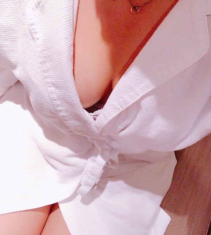 この無料サイトやりたがりの保育士と看護師おおすぎっ！→bit.ly/3rt58iaぬるぬるまんこにジュボッと入れられたい変態ちゃんばっかり♡