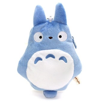 이런 일로 글 적어서 죄송합니다.. 제가 노량진에서 환승해서 용산역 나가는 길에서
지갑을 잃어버렸어요. 지갑은 파란색 토토로 카드 지갑이고 안에는 플리 멤버쉽, 플레이브 포토카드, 콘서트 티켓, 체크카드 가 들어있습니다. 혹시라도 찾으신다면 저한테 연락주시면 감사하겠습니다.