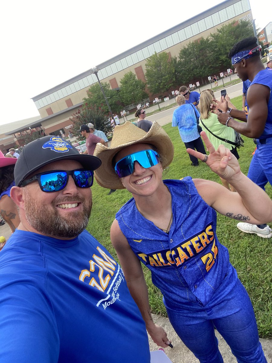 Anthony Whisenhunt (@coachanthony31) on Twitter photo Got to see this stud for a few minutes before Gametime last night! Got to see this stud for a few minutes before Gametime last night!