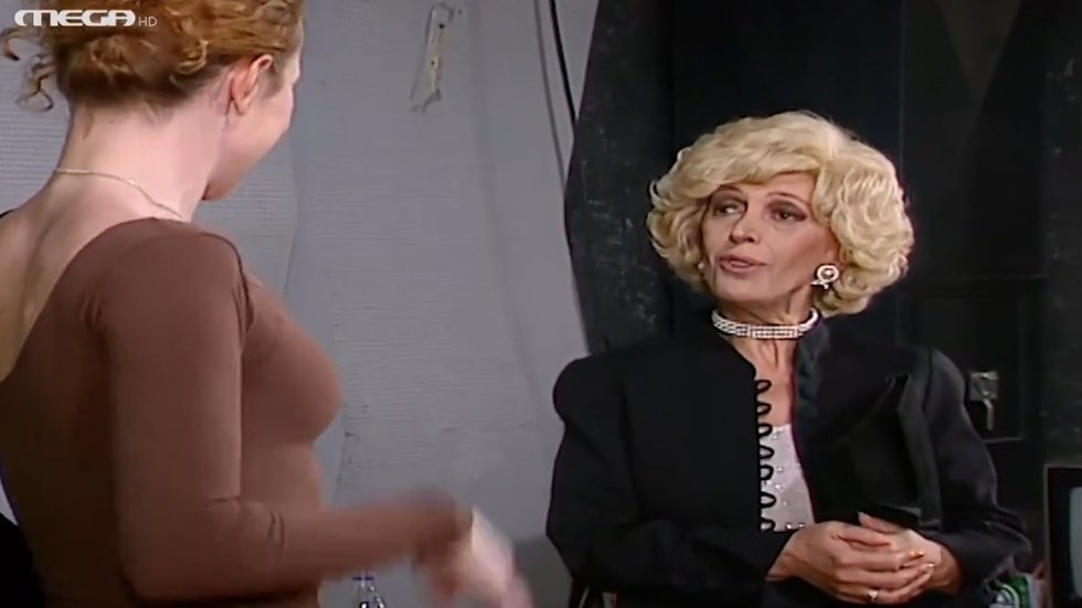 -Καλημερα σας κυρία Μαρκορά...
-Καλημέρα και σε σένα χρυσό μου και επειδή μου διαφεύγει το όνομα σου μπορώ να σε λέω σκουλήκι;

Ντεναρα 💅 #Dyoxenoi