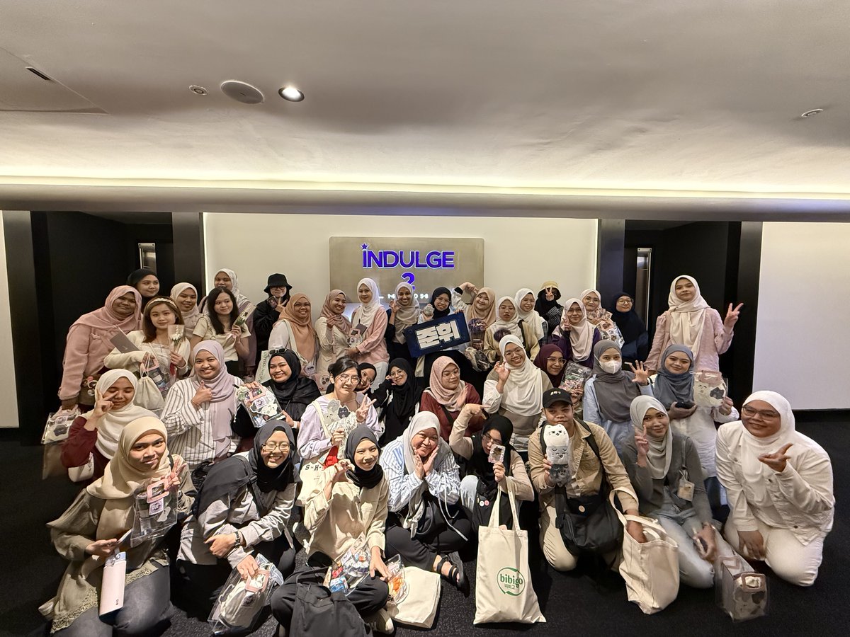 mycaratsunited's tweet photo. THE SHADOWS EDGE PRIVATE SCREENING FOR JUN SUPPORT IS A SUCCESS FROM MYCARATS 🇲🇾

Carats who came, we hope you had another happy day today with actor Wen Junhui! 🩷🩵 We wrapped up with Jun’s “nyang!” 🐱

ACTOR JUNHUI ON THE BIG SCREEN
#JUNHUI_TheShadowsEdge
#JUNHUI_HuFeng
#文俊辉 #준
@pledis_17