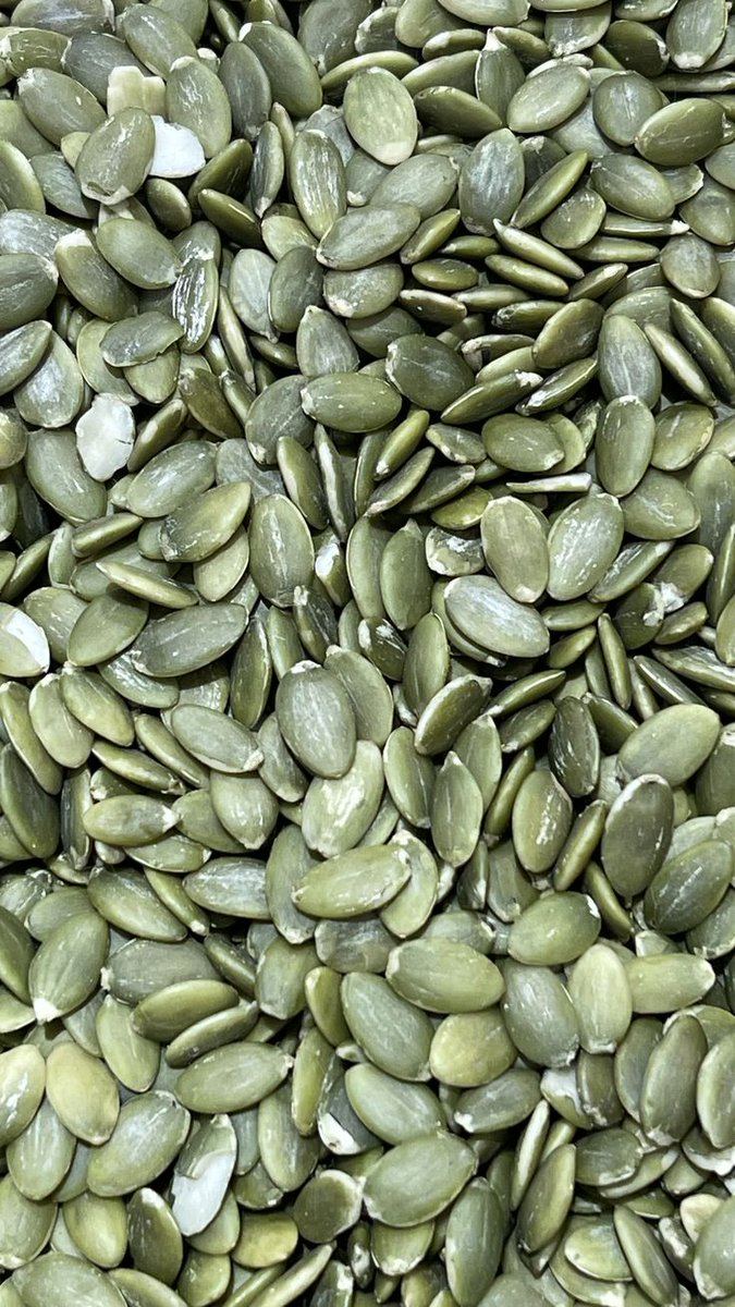 Agronomme_'s tweet image. 🧵You’ve been throwing away pumpkin seeds? 😳 STOP!

Those tiny seeds you toss while preparing pumpkins are packed with BIG benefits for your body.

Here’s why you should start saving, roasting, and eating them today…👇

#PumpkinSeeds #AgriThread #HealthTips