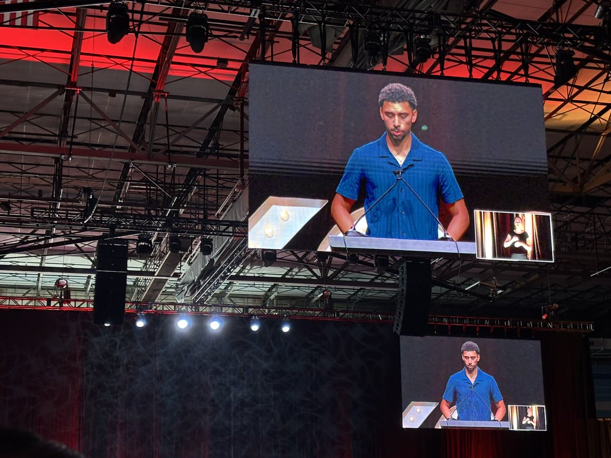LakewoodNKC's tweet photo. Your former teachers from @LakewoodNKC are so proud of you, Antonio! Continue to lead! π #learningatTheLake @NKCSchools https://t.co/NJYOsbO6uT
