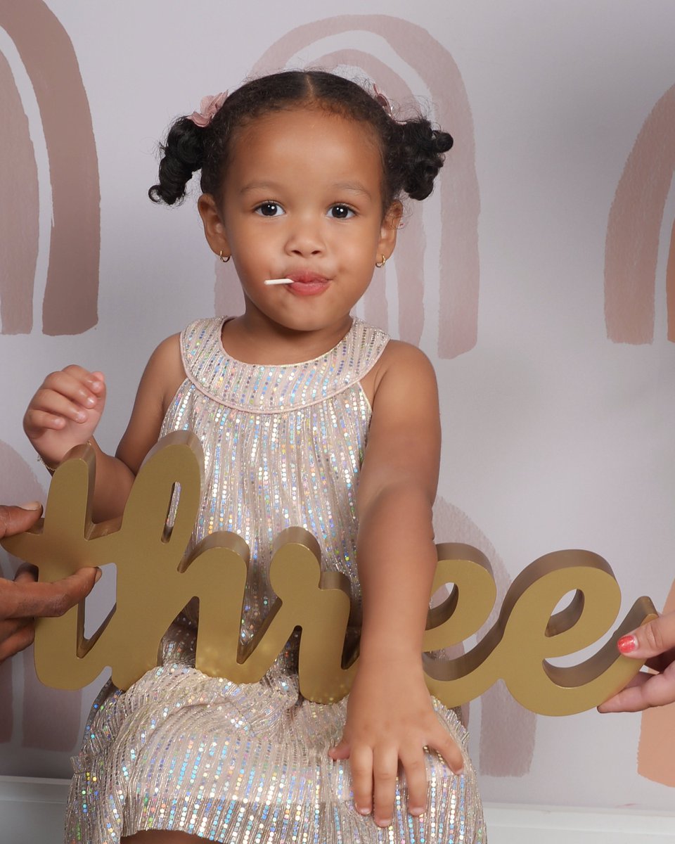 minasaywhat's tweet photo. Im the mom of a 3 year old!!!! I cant believe it! Watching her grow are the best part of my days. Babydoll is smart, independent, self motivated and a little boss!
Happy birthday to my mini me โค๏ธ Mommy loves you!
#YoungWildAndThree #MamaMina #LeoSeason https://t.co/hbdqWIE1nk