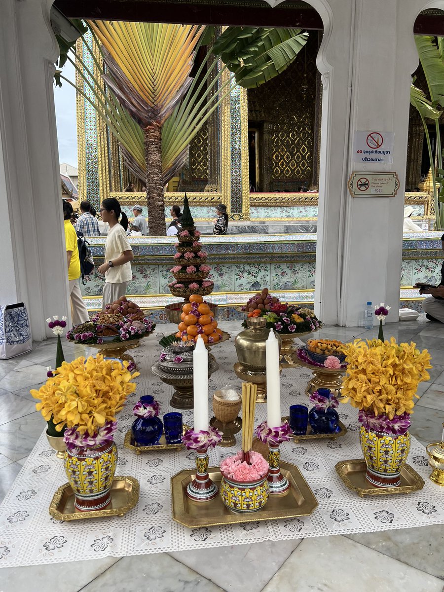 Issarapap92's tweet image. ขอให้พระแก้วมรกต คุ้มครอง ปกป้อง และประทานพร ให้ตัวข้าพเจ้า จะทำการสิ่งใดขอให้ประสบความสำเร็จทุกประการด้วย เทอญ สาธุ 🙏🏻🙏🏻🙏🏻 #ต้าวPlus+++