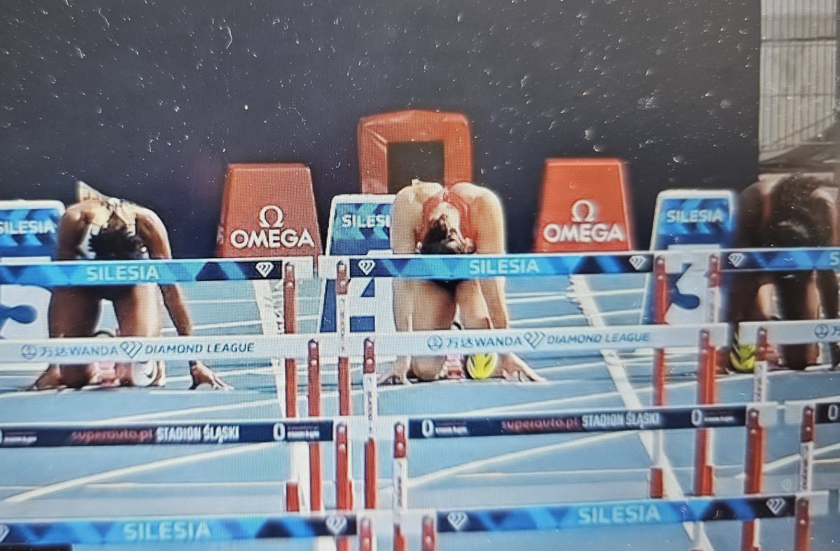 Eric Roeske (@ericroeske) on Twitter photo BREAK❗️
Nadine Visser VERPULVERT haar Nederlands record #100mhrd❣️ In Silesia loopt ze 12.28 (+1,1 m/s). Ze is daarmee 8/100e sneller dan haar record uit 2024!
📸 James Rhodes
<a href="/James_Athletics/">James Rhodes</a> BREAK❗️
Nadine Visser VERPULVERT haar Nederlands record #100mhrd❣️ In Silesia loopt ze 12.28 (+1,1 m/s). Ze is daarmee 8/100e sneller dan haar record uit 2024!
📸 James Rhodes
<a href="/James_Athletics/">James Rhodes</a>