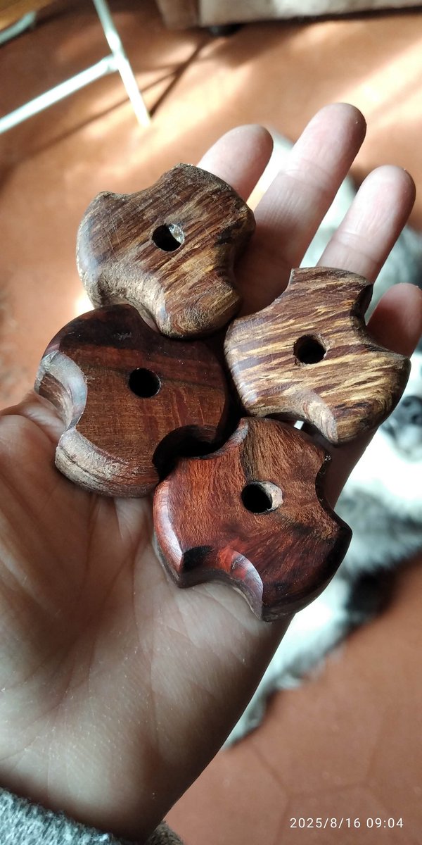 vergarangie's tweet photo. Buenos días!
En esto ando, pronto les muestro la pieza completa.
#perillas #pomos #carpinteria #madera #wood
@TablaCurva
@Leon_FC
@DarkAnjel_ https://t.co/NtRqEsKzVd