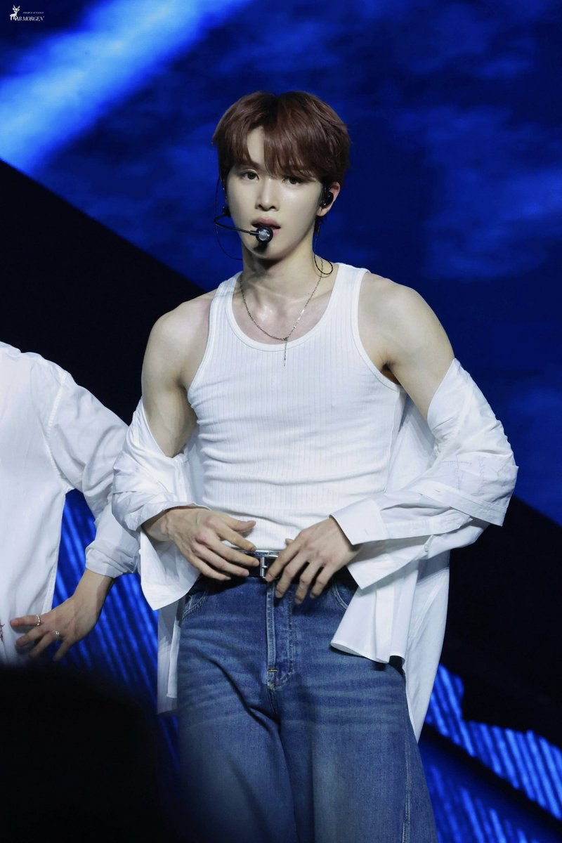 몸매 수준 시댕..  지저스저어떡해요어떡할까요