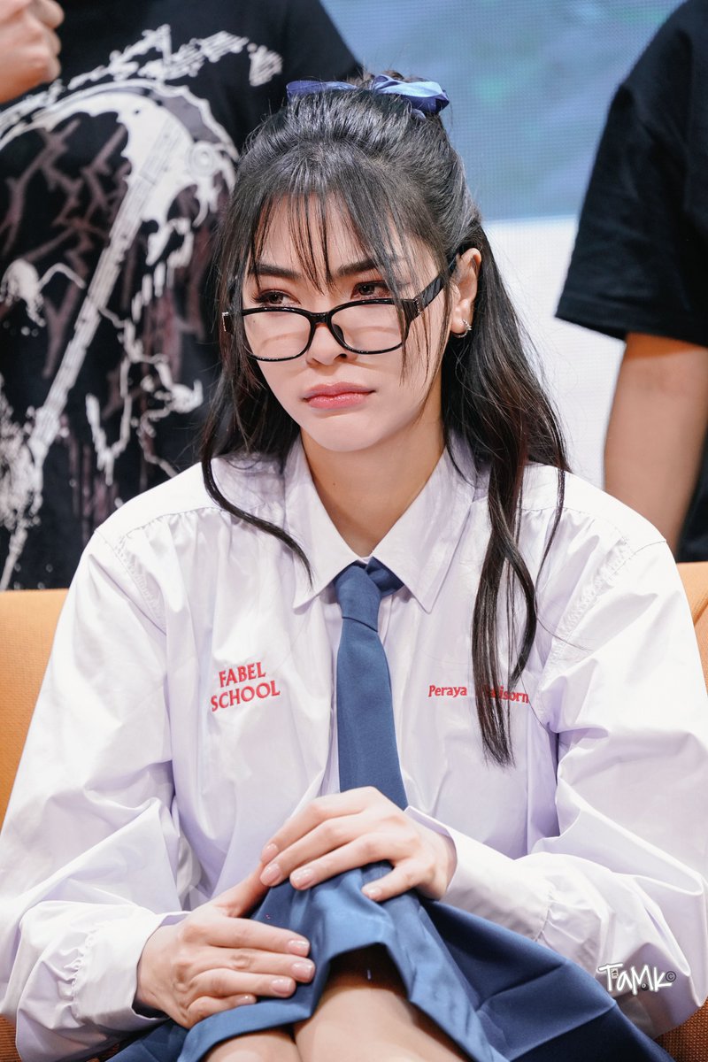 😖😖😖sooooo cute

FAYE ON MY WAY
#PerayaFMinGuangzhou 
#FayePeraya #ฝ้ายพีรญา