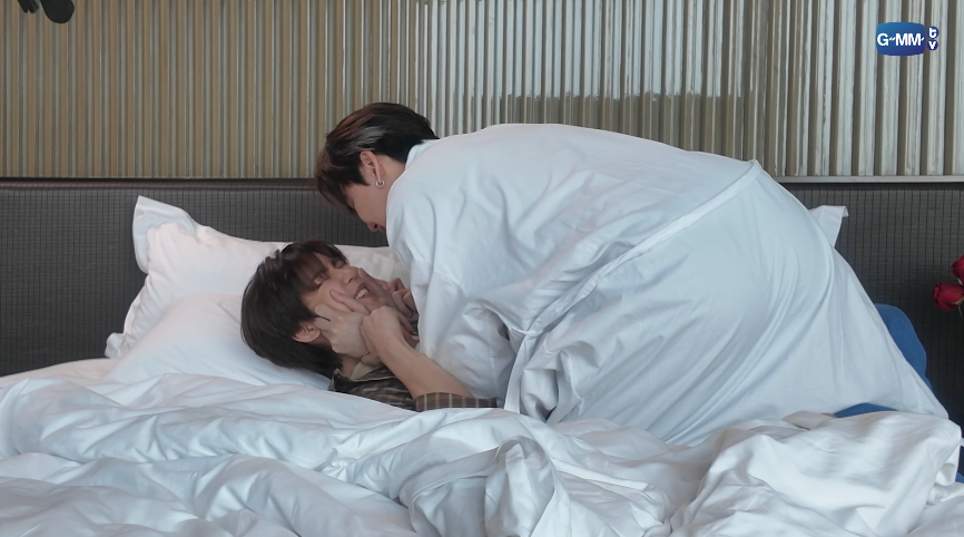 RevampSeriesTH's tweet image. ท่านรามิลใจเย็นนนน แอดเข้าใจว่าน้องปัณณ์น่ารัก แต่ฮึบก่อน!

#RevampSeriesSpecial 
@bb0un @Prem_space