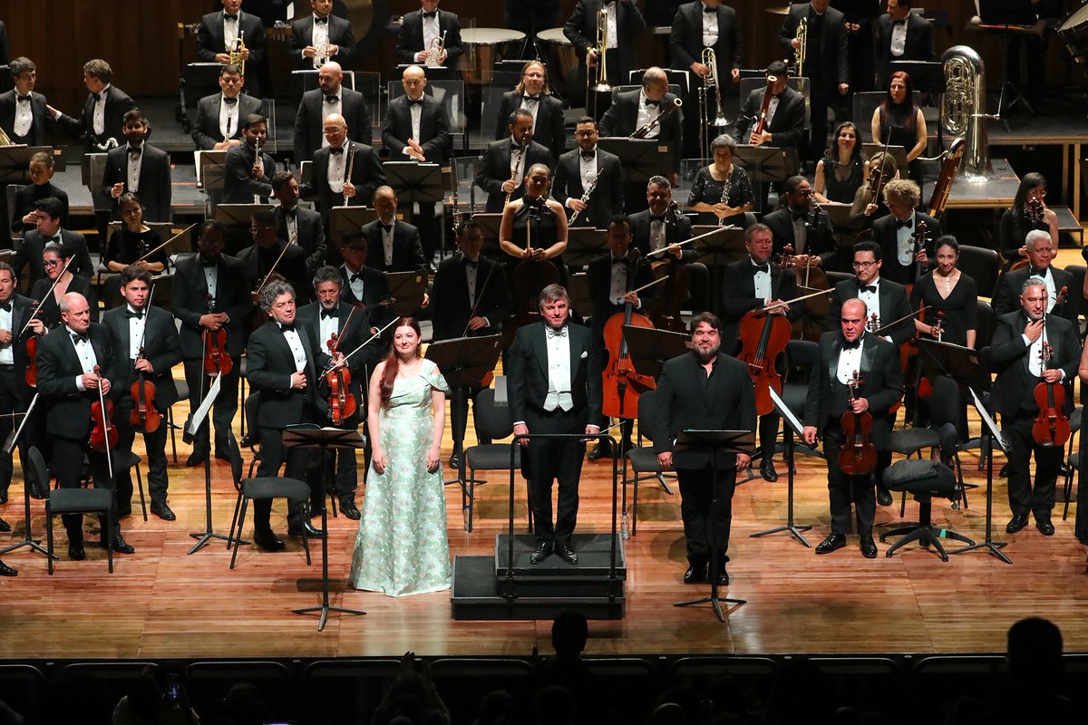 🎶 Hoy 4:00 p.m. en el Auditorio León de Greiff: la obra más importante de Mahler. ¡Entrada libre!

 ¿Plan mejor para este sábado? 🤔 ¡Ninguno!