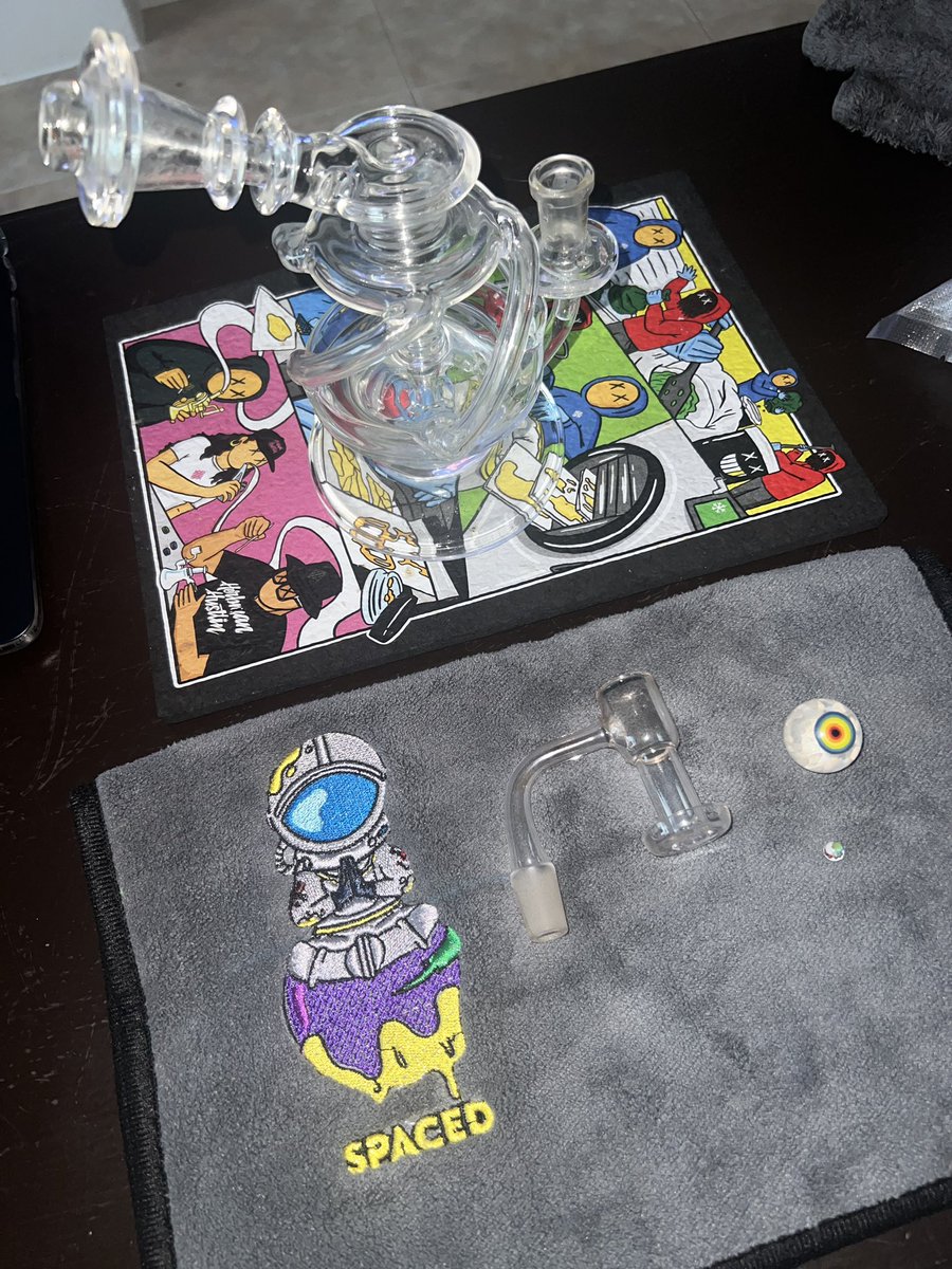 spaced4L's tweet photo. Time for a dab 🚀 https://t.co/bF60icB1vi