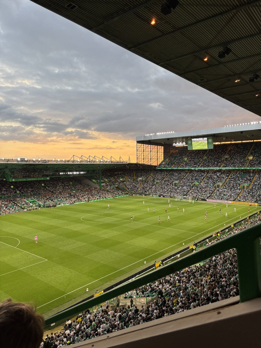 LabLegalBlog's tweet image. Friday night lights