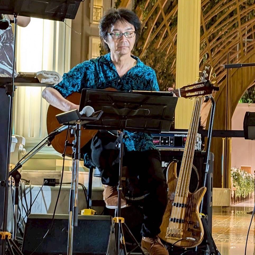 Shiso-Yamaトリオ@グランドニッコー東京ベイ舞浜ホテル・アトリウムライブ、終了いたしました。
2回目のここでの演奏、素晴らしい空間でした。
前回よりさらに多くのお客様が聴いてくださいました。
またここで演奏できたらいいな。

中村大貴(Oboe)、中村葉月(Vo, P)、山崎真也(B, G)