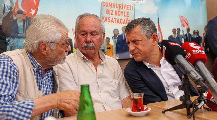 CHP lideri Özel, Kırşehir'de emeklilerle buluştu 

sonkaleizmir.com/haber/CHP-lide… 

#özgürözel #chp #kırşehir #emekli