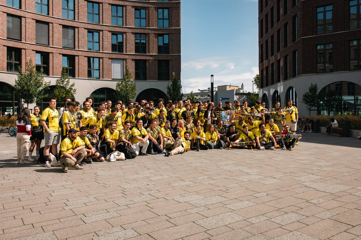 IEM Cologne 2025 by <a href="/thealexismch/">Alexis Mch 🇧🇪📸🐝</a> &amp; <a href="/Juverx/">Ju</a> 

More 👉 goldenhornets.fr/iem-cologne-20…